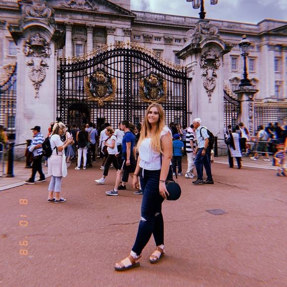 Meet your Posher, Pamela - Picture 1 of 1